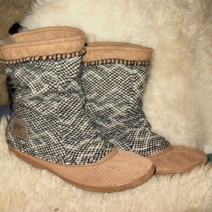 Sorel Ankle Boots in Black and Tan